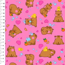 Sintético Doll Capivara no Banho Corações Fundo Rosa - Meia Tigela 50cm x 1,36mt Sintético Doll Capivara no Banho Corações Fundo Rosa - Meia Tigela 50cm x 1,36mt