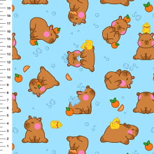 Sintético Doll Capivara no Banho Fundo Azul Bebê - Meia Tigela 50cm x 1,36mt Sintético Doll Capivara no Banho Fundo Azul Bebê - Meia Tigela 50cm x 1,36mt